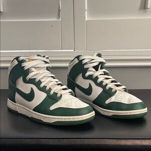 Nike Men's White and Green High-Top Sneaker Dunks